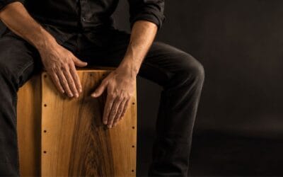 7 beneficios de tocar el cajón para cuerpo y mente